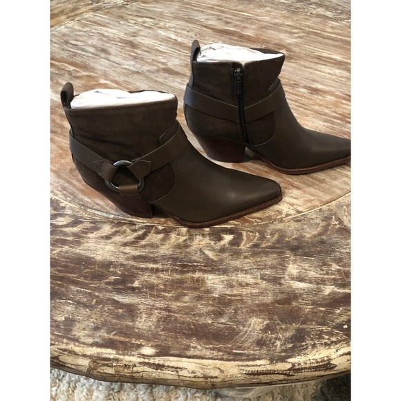 Vince Camuto Nenanie Bootie Pointed Toe Leather Suede Taupe NEW 9 - Picture 3 of 6
